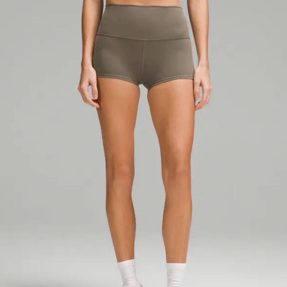 Wunder Train High-Rise Short 2” in Nomad, Sz 6